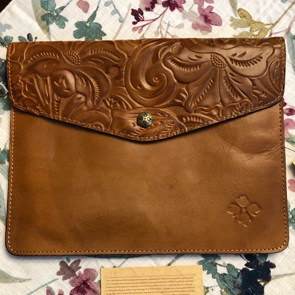 Patricia Nash Handbags - PATRICIA NASH MIDI PORTFOLIO BROWN CLUTCH NWT
